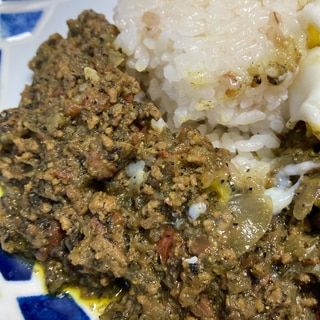 黒胡麻カレー